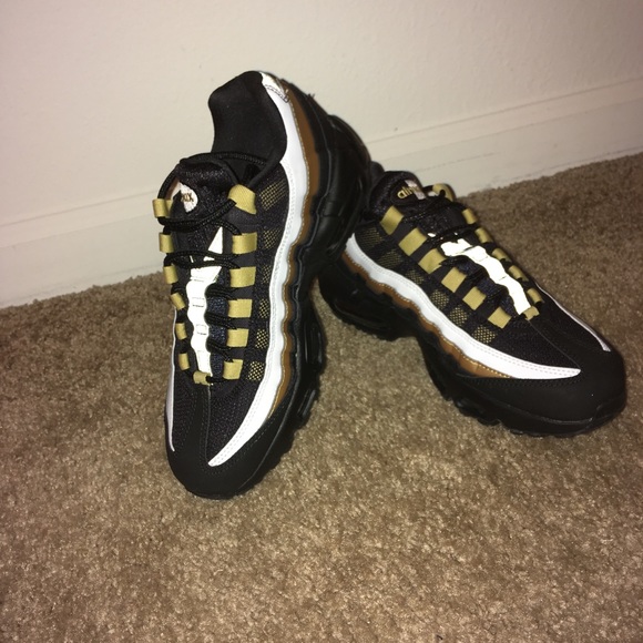 Last 2 Nike Air Max 95 OG Black Metallic Gold - Picture 7 of 8